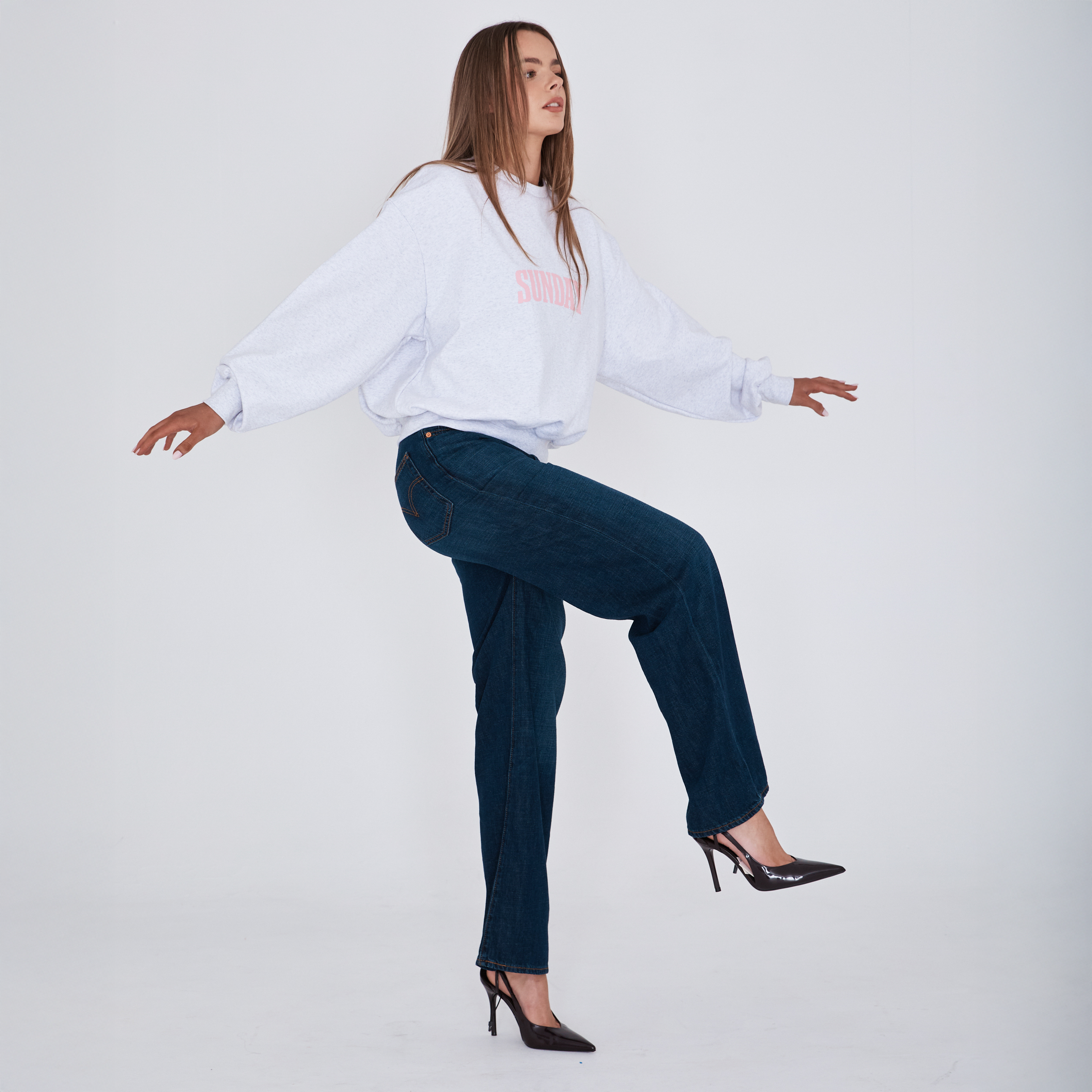 heavyweight headline crewneck - grey